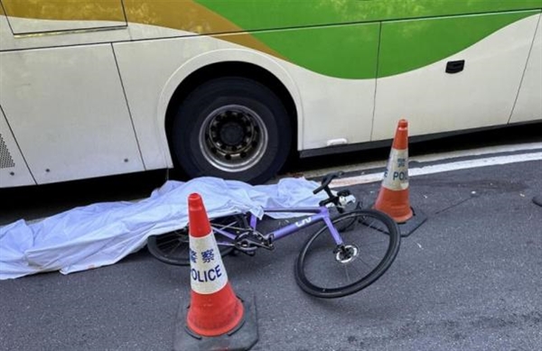 内地女网红在香港骑行遇车祸被反向司机开车碾压：骑行前发还发视频网友叹息